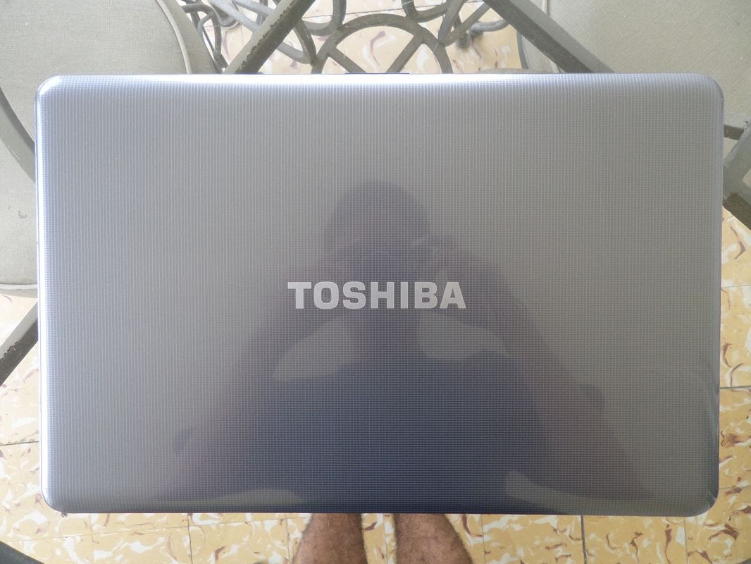 Toshiba notebook computer | top view | lid closed