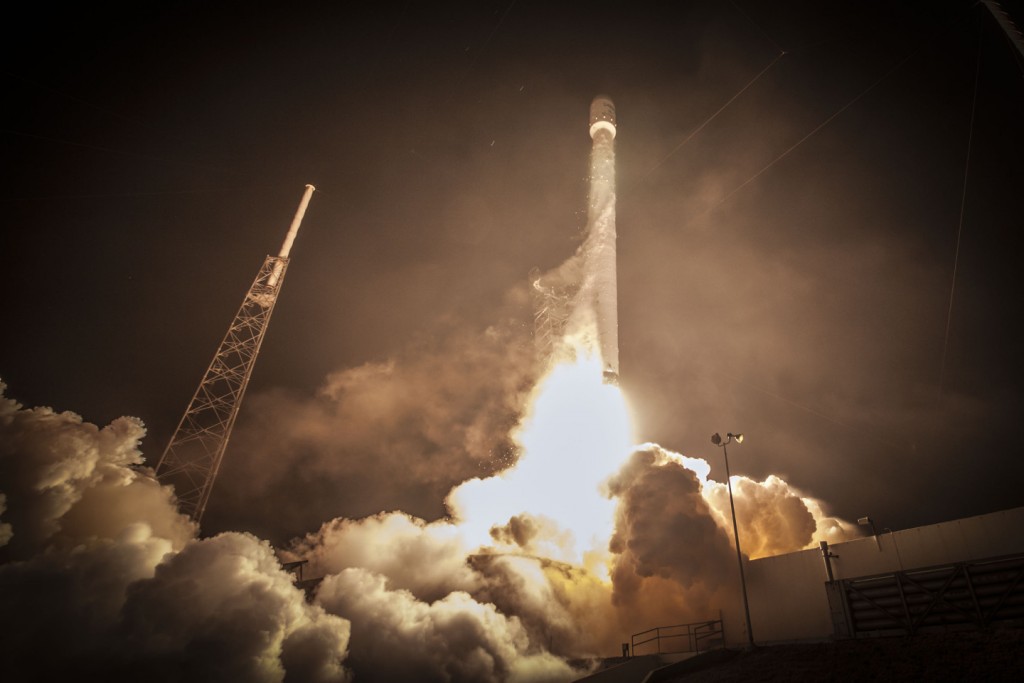 ABS/EUTELSAT-1 LAUNCH. Image obtained with thanks from SpaceX.