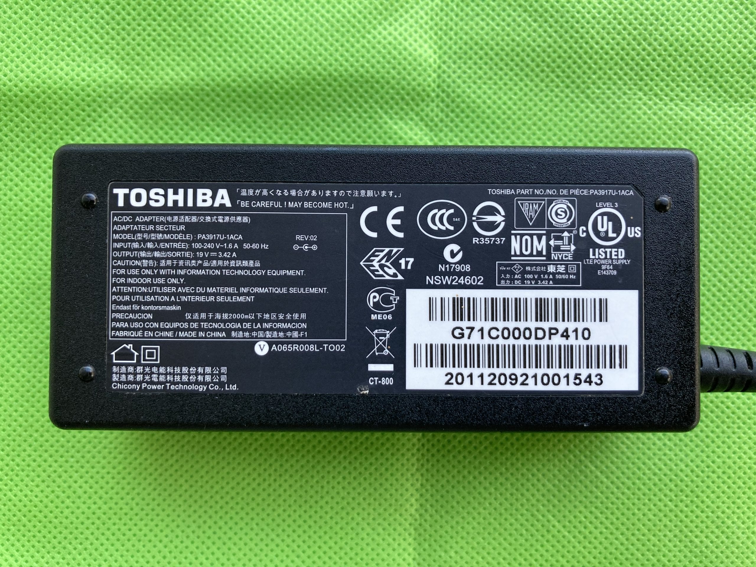 Laptop charger/laptop AC adapter